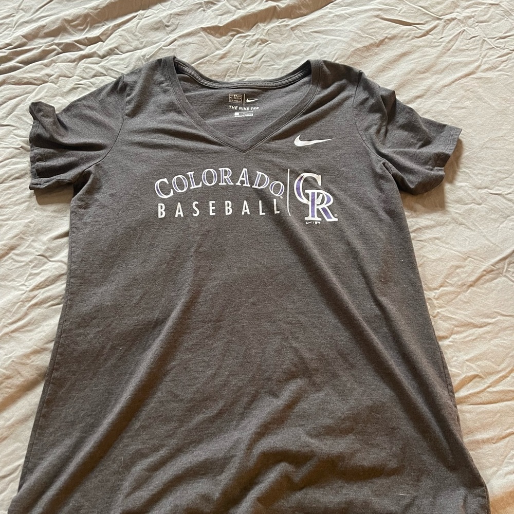 Women’s Colorado Rockies T-shirt